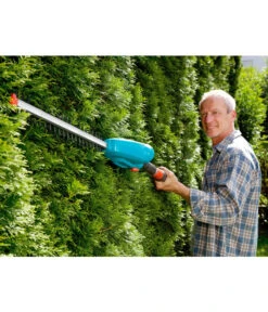 GARDENA Akku-Teleskop-Heckenschere THS 42/18V P4A Set -Garten im Freien 6725899 WE MO 001 GARDENAAkkuTeleskopHeckenschereTHS4218VP4A 1